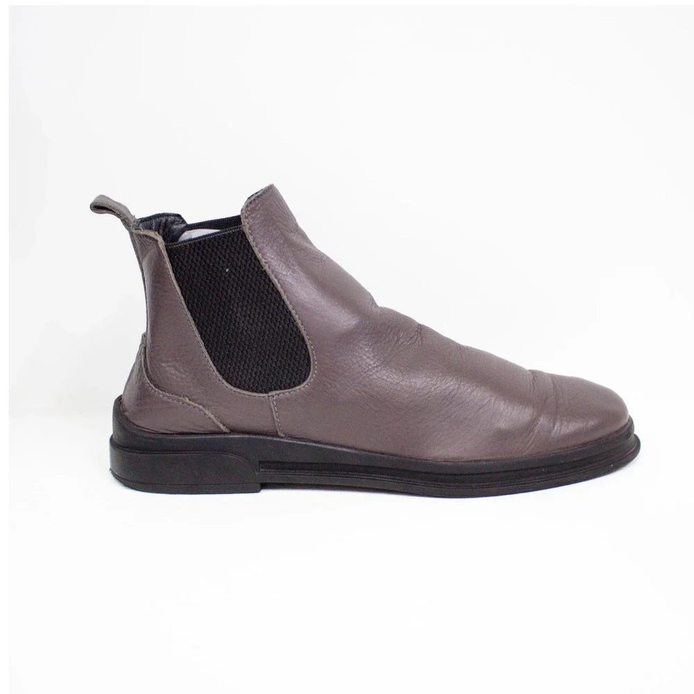Bueno Quark Leather Chelsea Boots Taupe Gray |Ankle Booties Size 9.5-10 US/40 EU